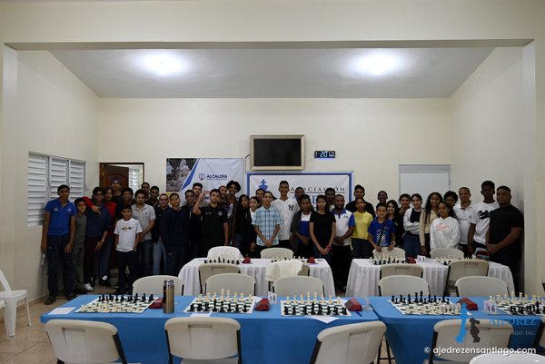 Foto grupal de participantes y organizadores de los Campeonatos Nacionales Juveniles 2026