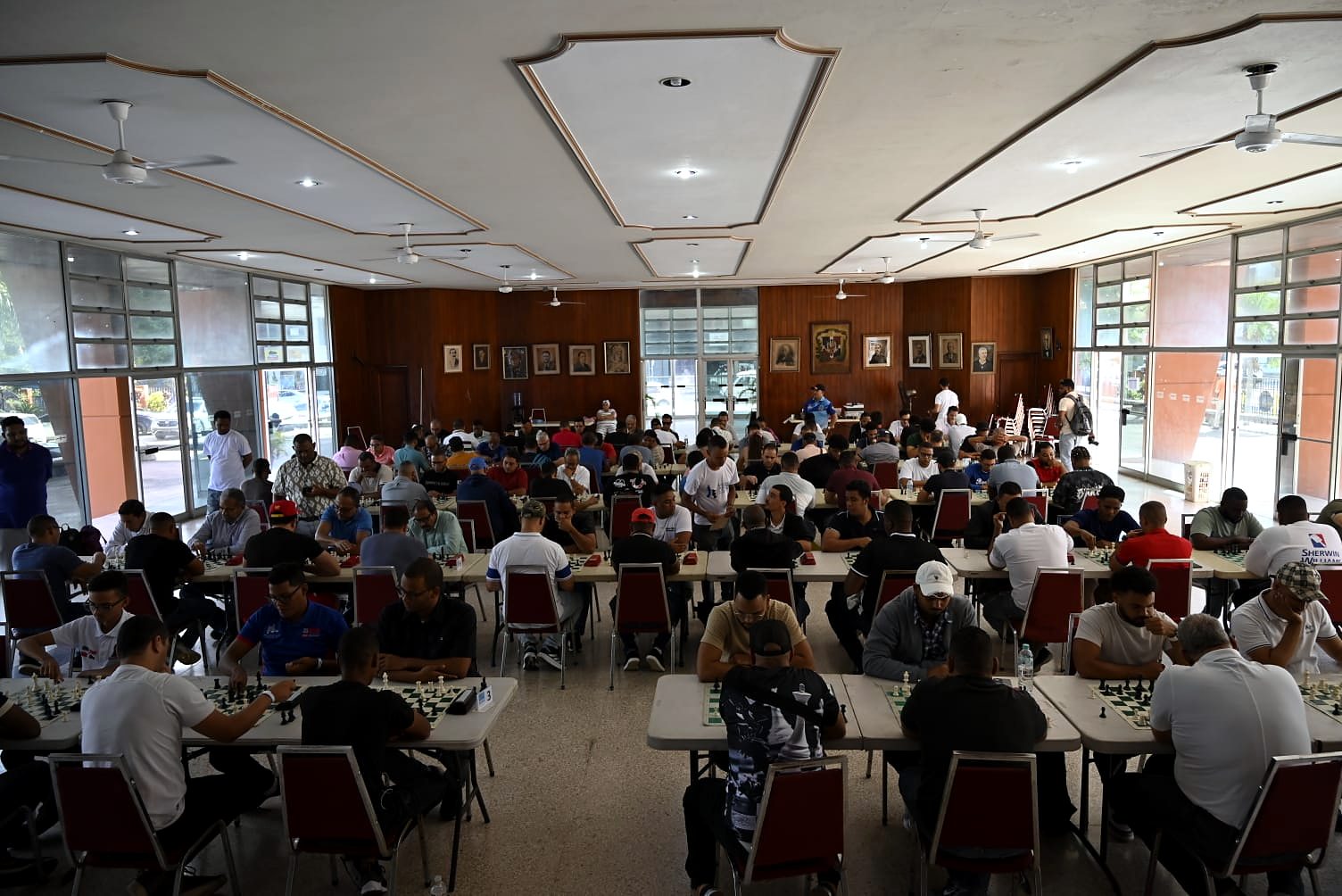 Vista del salón del Ateneo Amantes de la Luz durante el torneo